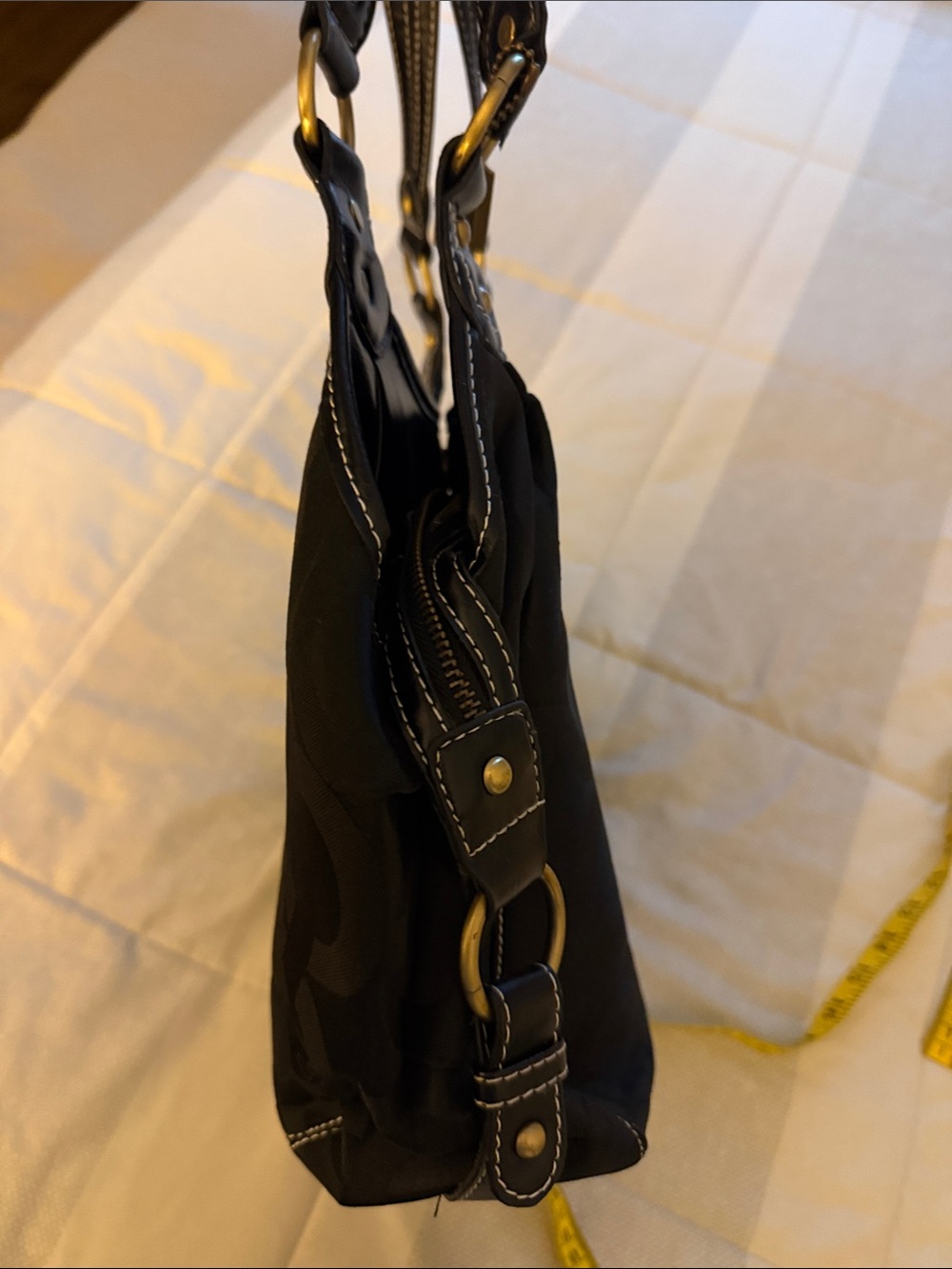 Coach Black Shoulder Bag with Gold Hardware and Contrast Stitching - Picture 4 of 11
